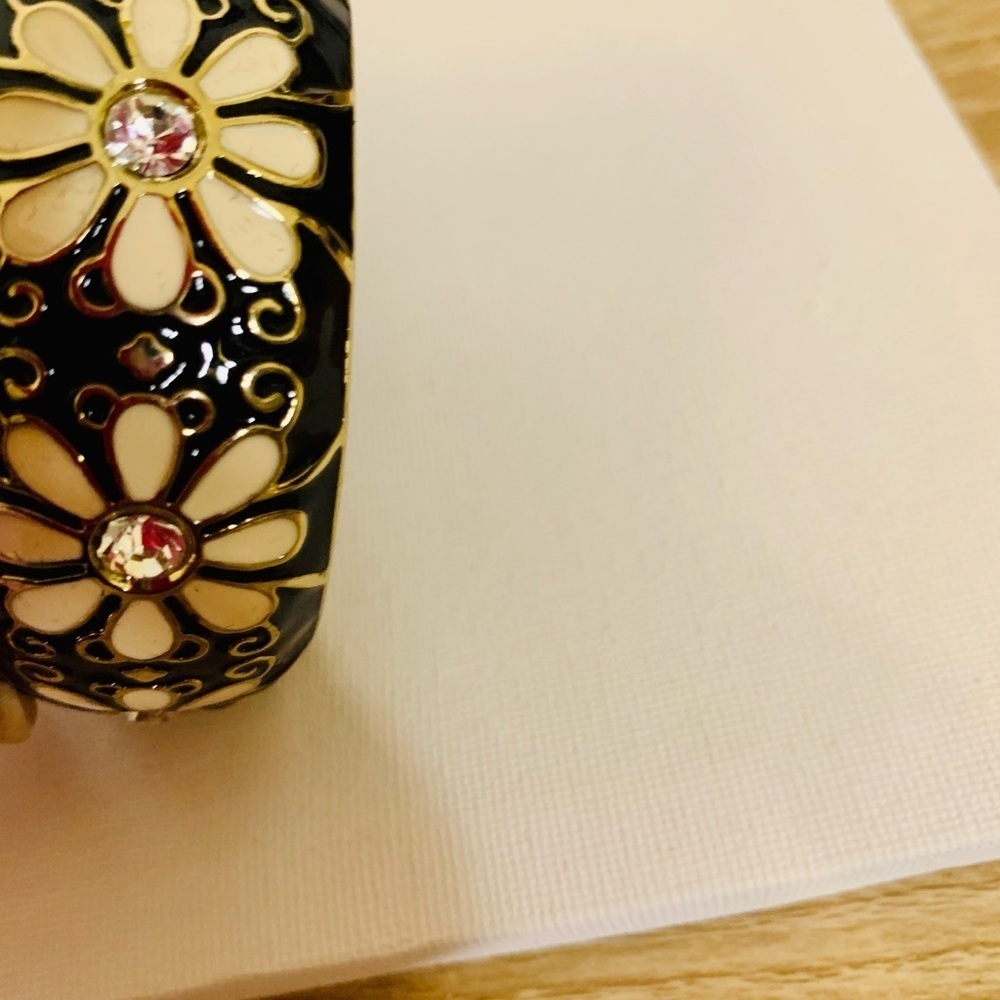 White and Black Floral Acrylic Bangle With Silver Tone - Picture 2 of 2